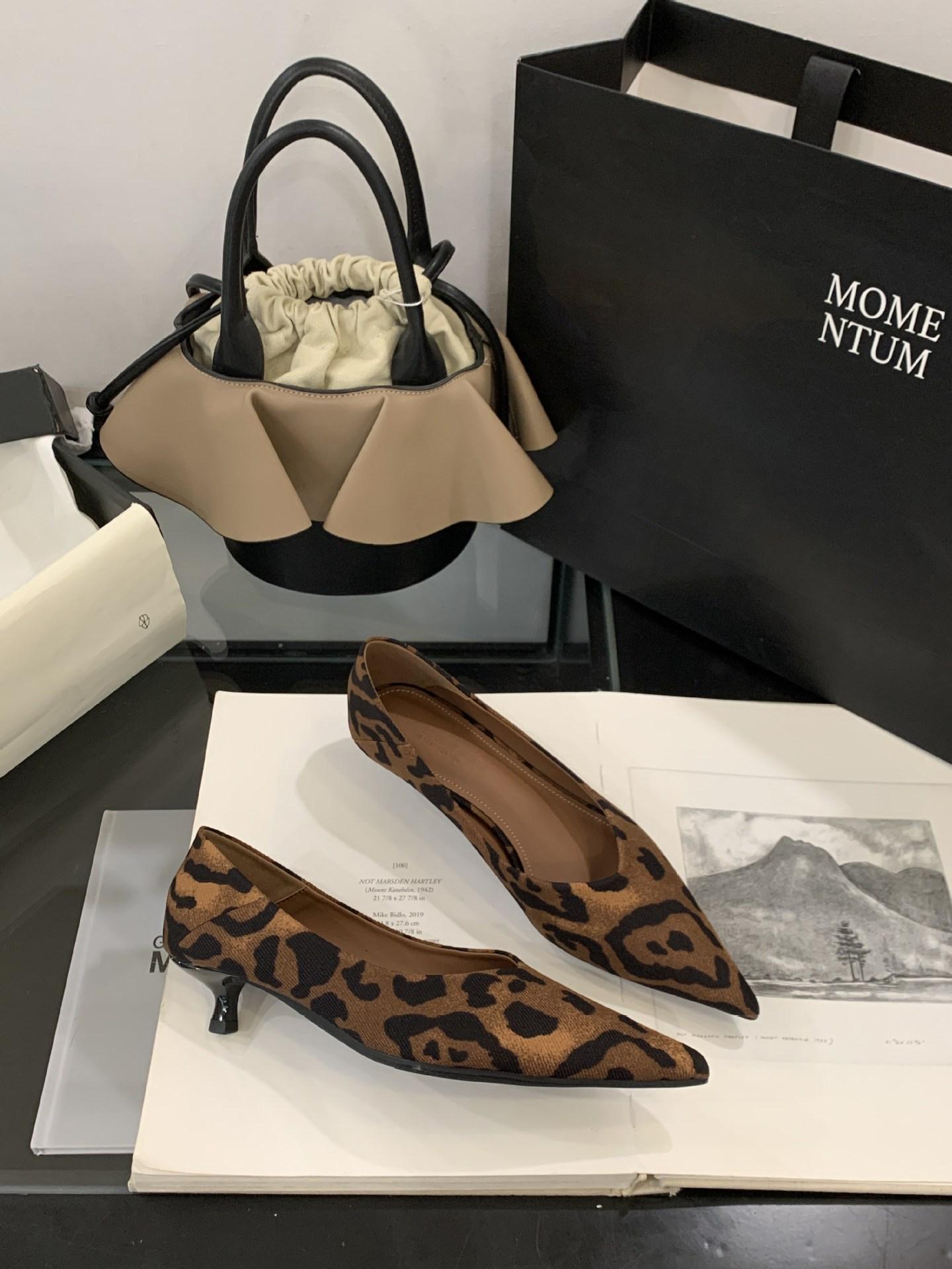 

2025 new French niche thin heel low heel light mouth single shoes fashionable versatile simple single shoes 39 цветной печати леопарда