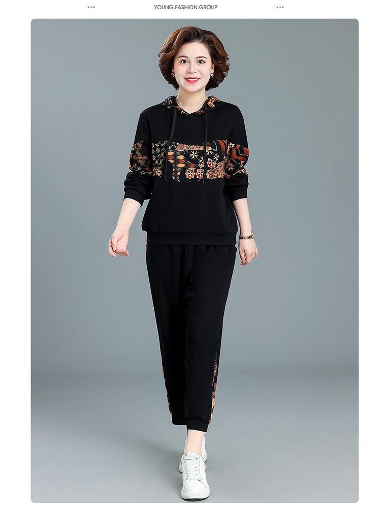 Woodpecker Autumn Sportswear Set for Middle-Aged Women – Fashionable Plus Size Two-Piece for Spring & Fall