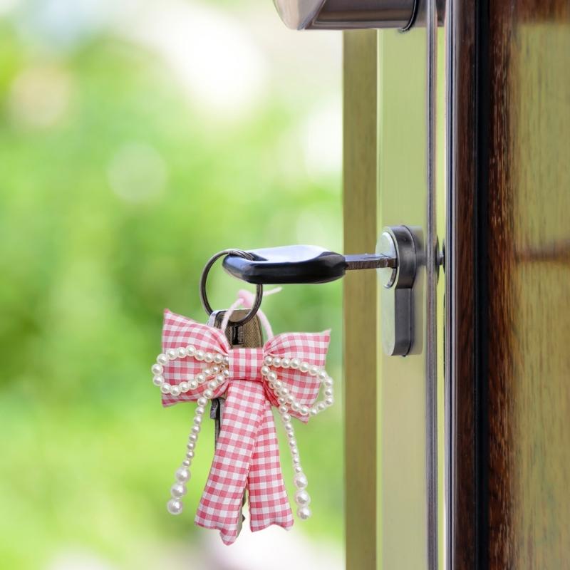 Bows Keychains for Women Cute Bowknot Beaded Keyring Charm Aesthetic Phone Chain Accessories Key Chain for Car Key