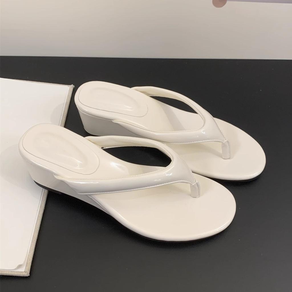 Height-increasing slope flip-flops women's new temperament holiday sandals with toes sandals