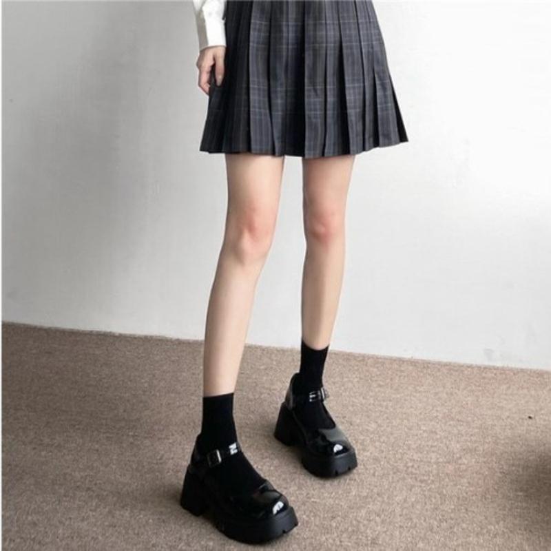 Women Black White Knee High Long Socks Stockings JK Japan Style School Girls Thigh High Stockings Lolita Kawaii Cute Soft Socks