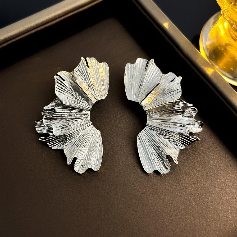 Vintage Rhinestone Geometric Stud Earrings - Retro Court Style, Niche Design, Light Luxury, High-End