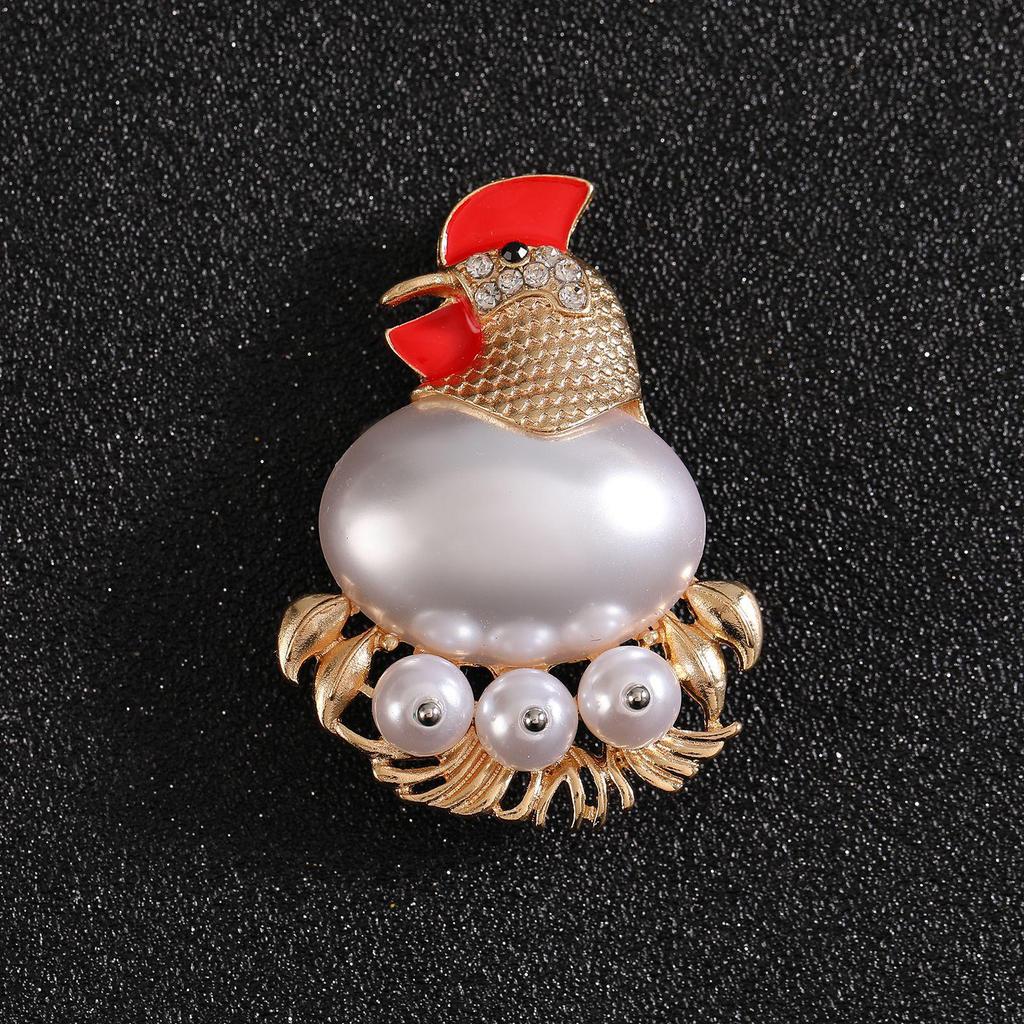 European-American Creative Rooster Brooch: Unique Fashion Pin Corsage for Women