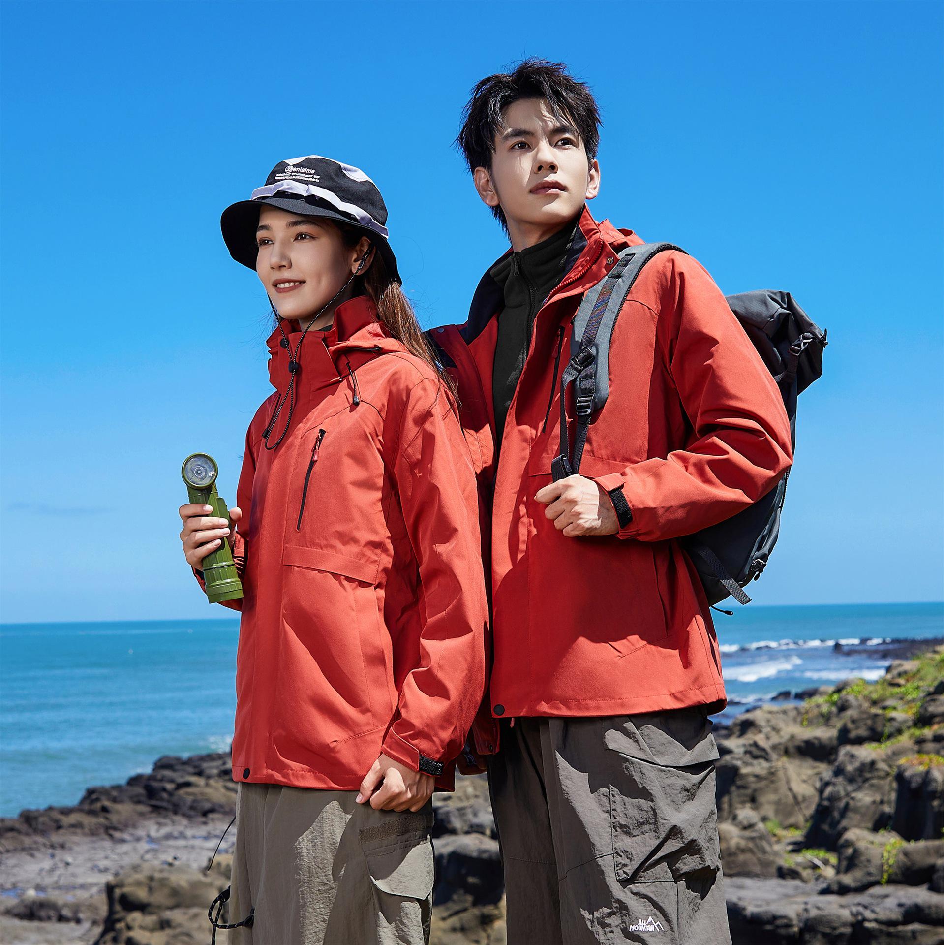 

Unisex 3-in-1 Detachable Storm Jacket: Windproof, Waterproof, with Fleece Liner for Autumn and Winter Camping 3XL