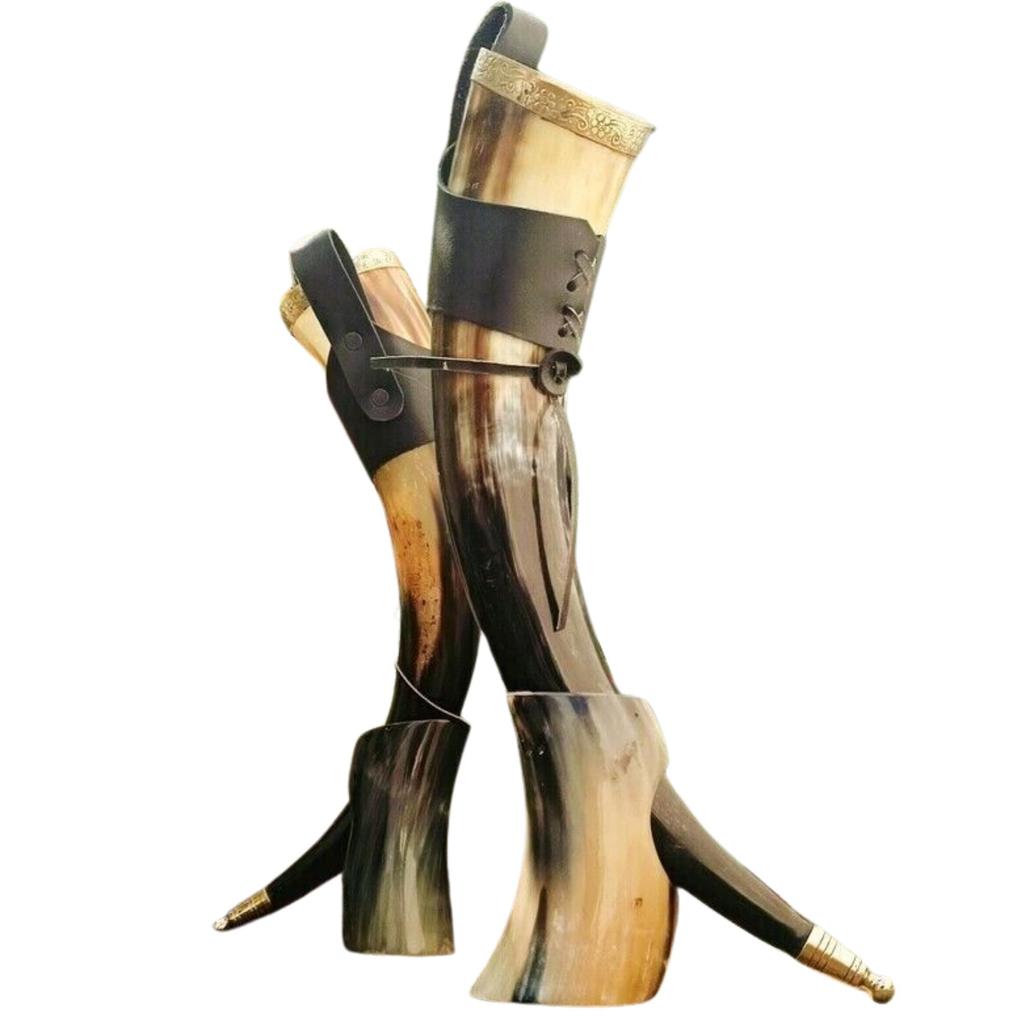 2-teiliges Trinkhorn mit Lederholster, Messingkugelspitze und Ständer, Weihnachtsgeschenk