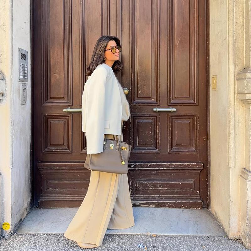 Mode Kurze Einfarbige Blazer Damen V-Ausschnitt Langärmelig Freizeitjacke Elegant Pendeln Lockerer Mantel Frühling und Sommer