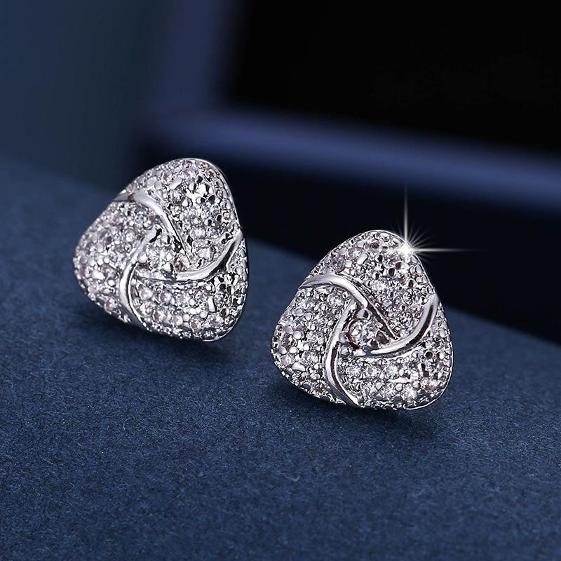 Elegant Seven-Color Butterfly Gold Plated Stud Earrings with Copper Inlaid Stones платиновый