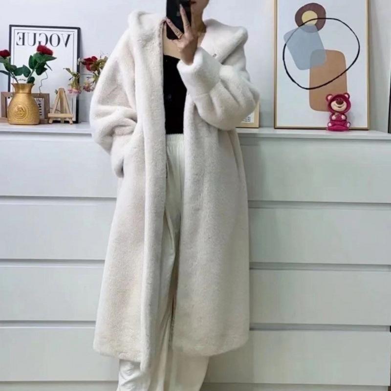 

Winter New Imitation Mink Leather Jacket Hooded Long Fur Coat Thickened Fur Integrated Knee Loose XXL перлина білого кольору