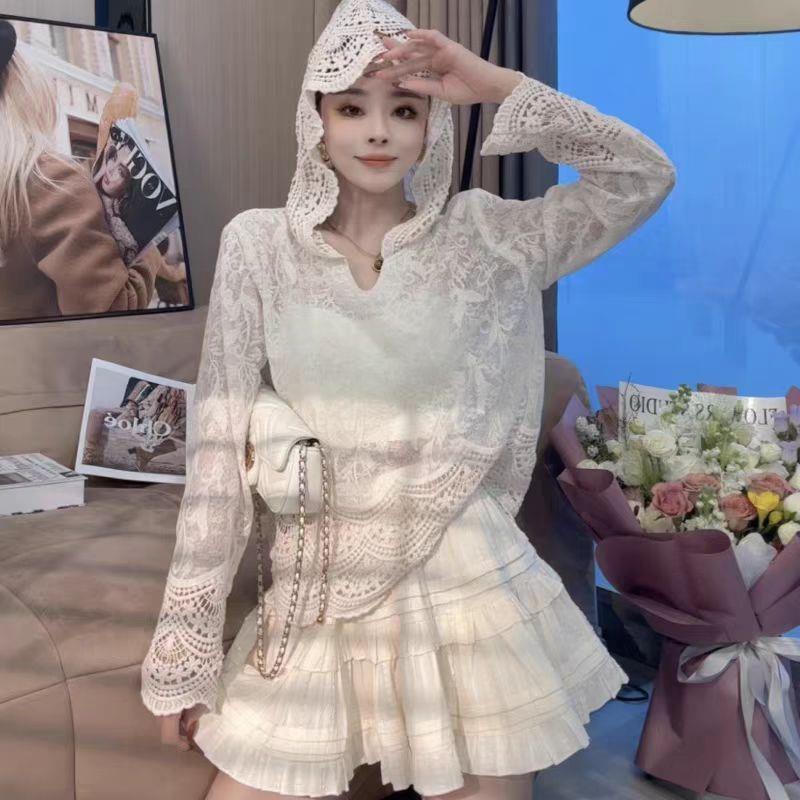 Elegant Spring Hooded Top with Lace Trim and Crochet Patchwork S (recommended 40-50 kg)