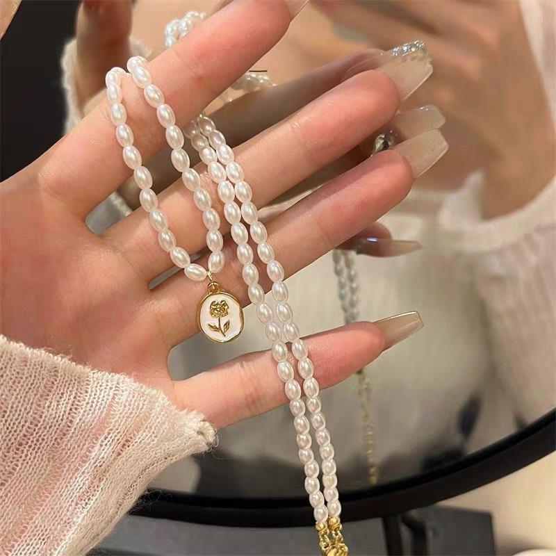 Retro Rose Pendant Pearl Necklace Women's Light Luxury Niche Design Sense Premium Collarbone Chain Sweater Chain Tide