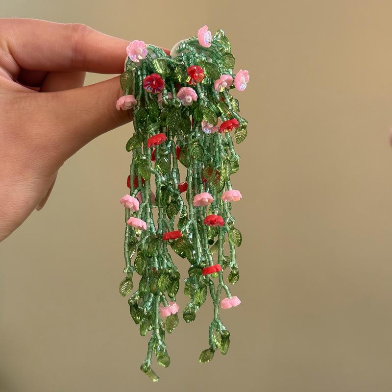Flower field _ spring and summer green beaded holiday flower earrings women s high-end stud earrings unique and beautiful earrings