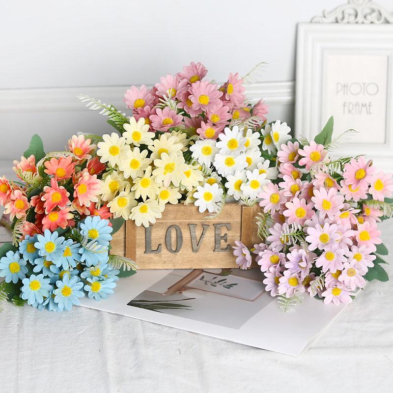 Small Daisy Chamomile Fake Bouquet for Home and Wedding Decoration