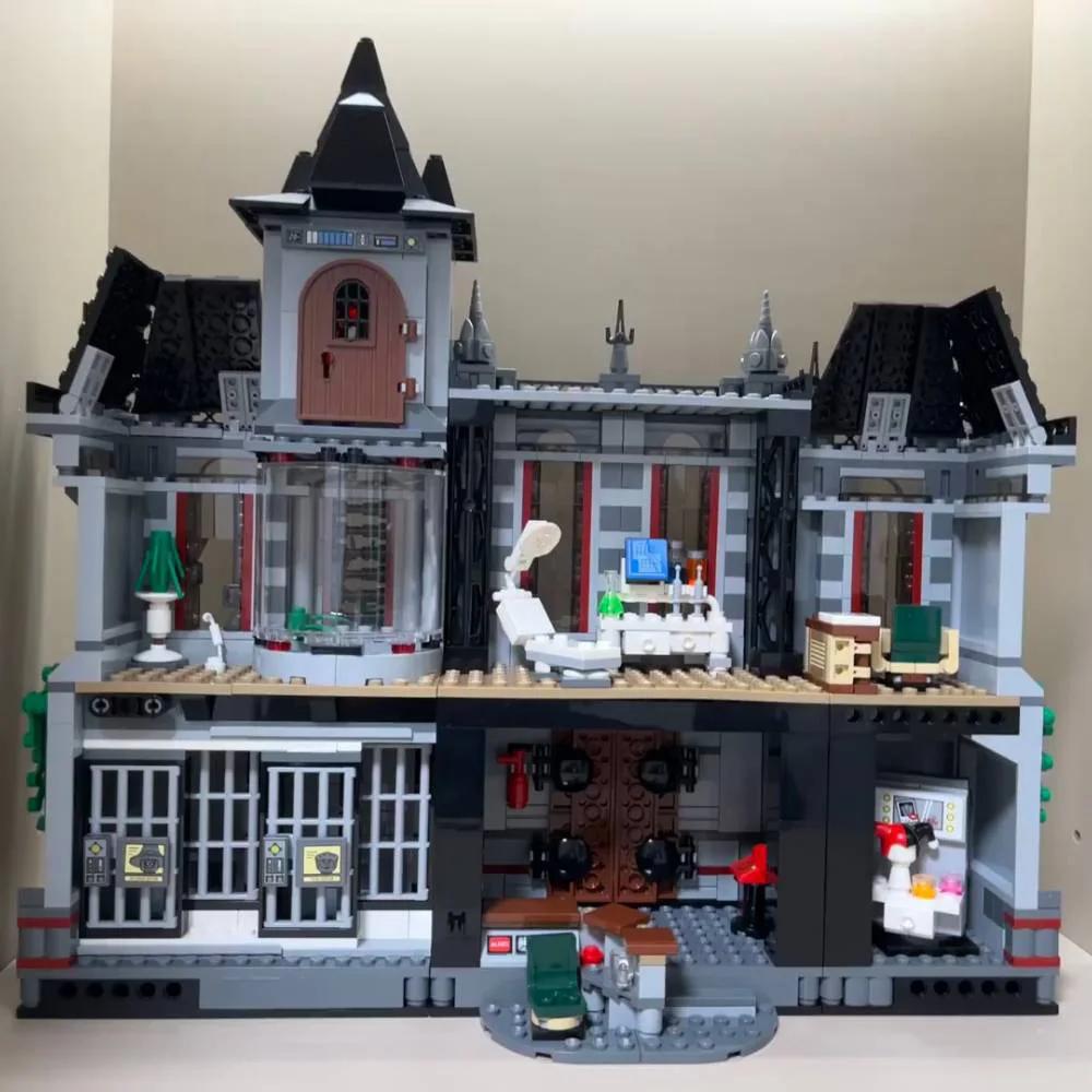 

Супергерои серии Bat Arkham Asylum Building Blocks Ambulance Car Castle Street View Bricks Toys For Boys Kid Christmas Gifts OneSize