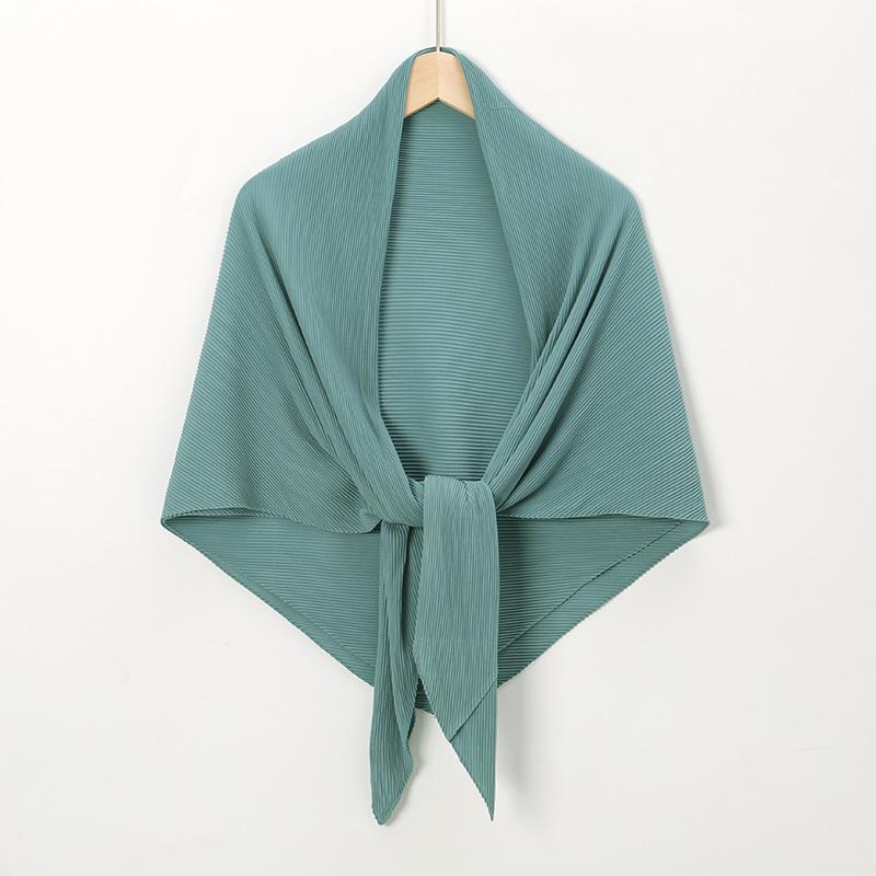 New solid color pearl chiffon wrinkled large square scarf fashionable Malaysia Indonesia solid color wrinkled headscarf scarf