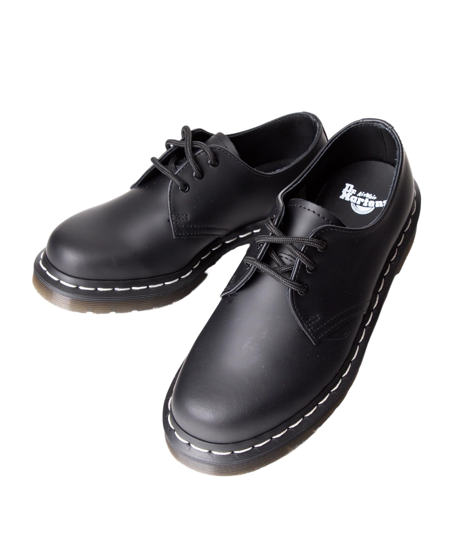

24757001 1461 Туфли белые с 3 отверстиями ЧЕРНЫЕ см [Dr. Martens] Женщины 23.0 [Предмет] чёрный