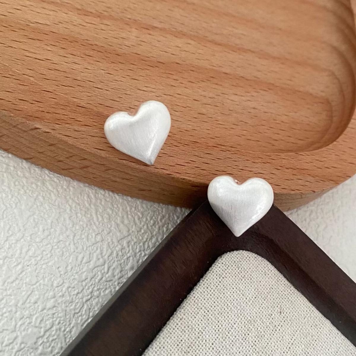 Cool Style Silver Brushed Metal Heart Stud Earrings - Elegant, Light Luxury, Simple Design, Peach Heart.