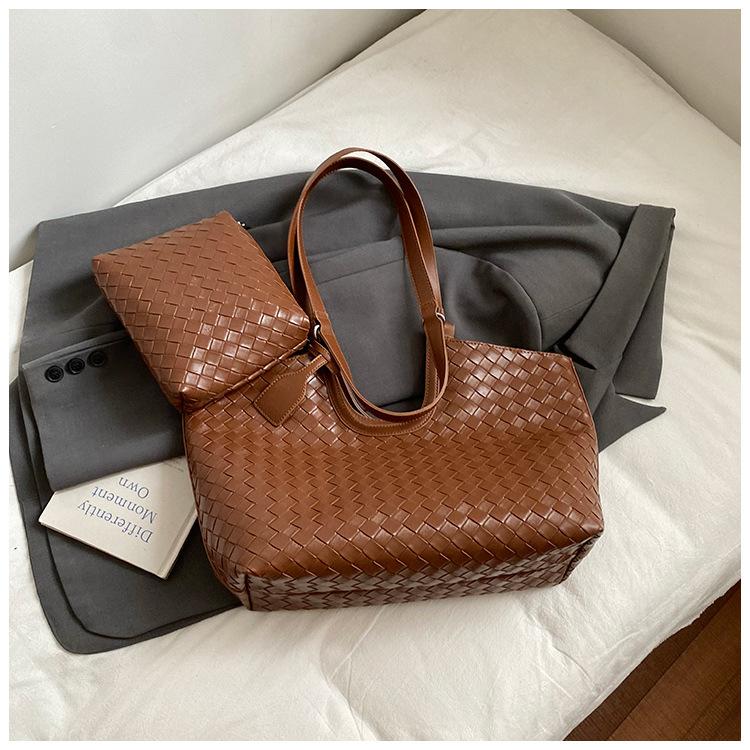 

2025 новый нишевый дизайн ретро плетеная сумка-тоут большой вместимости сумка для мамы сумочка на плечо сумка-мессенджер женская коричневый