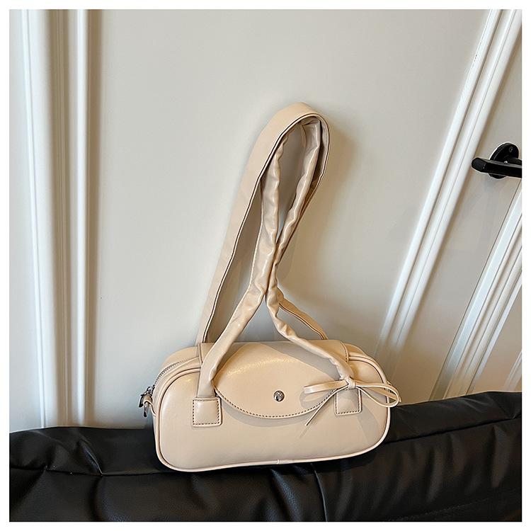 Portable pillow bag women's 2025 summer new large-capacity women's bag niche design shoulder messenger bag