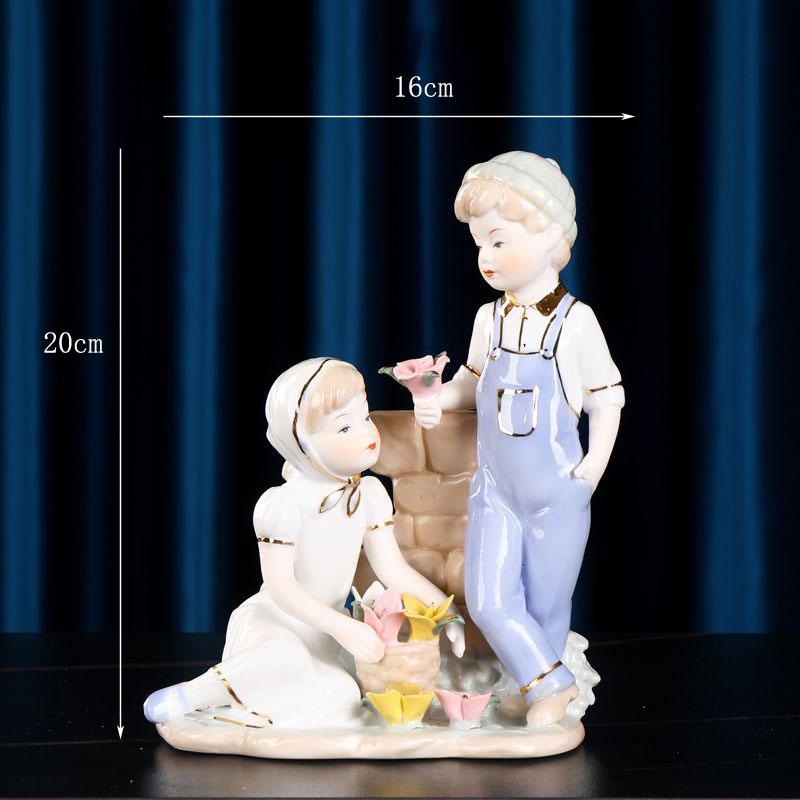 Westliche Keramik Junge Mädchen Kind Skulptur Dekoration Haus Zimmer Tisch Figur Zubehör Handwerk Arbeitszimmer Büro Schreibtisch Statue Ornamente