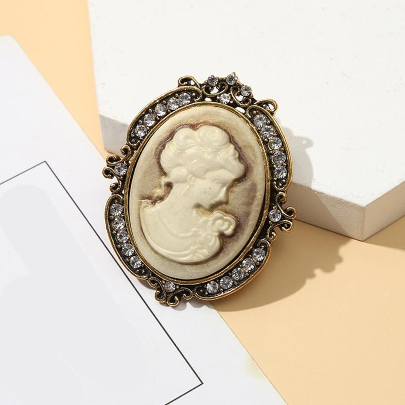 Dateless Lady Portrait Brooch Vintage Inspired Design In Gilded Alloy Fashion Pin Accessories For Dress Decoration