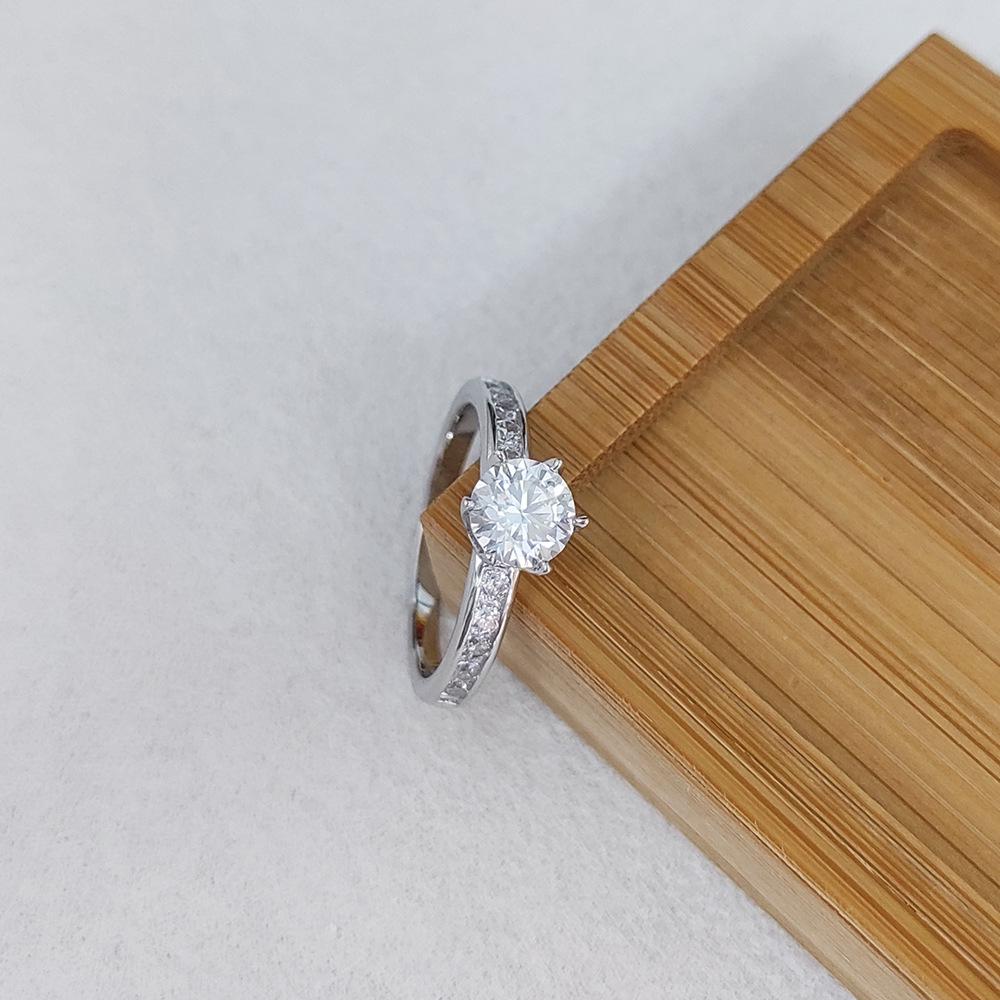 1 Carat D Color Moissanite Ring, Six-Prong Crown Design, 925 Sterling Silver, Light Luxury Jewelry