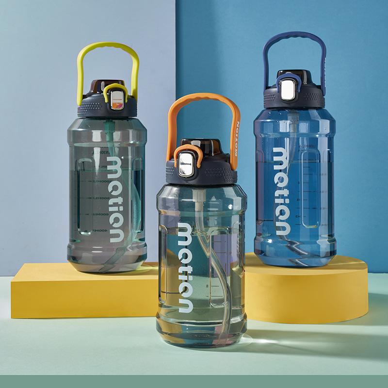 Nowy Przenośny Uchwyt Sportowy Czajnik Odbijana Dysza Ssąca Podwójny Kubek do Picia Fitness Akademik Studencki Duża Pojemność Plastikowy Kubek na Wodę