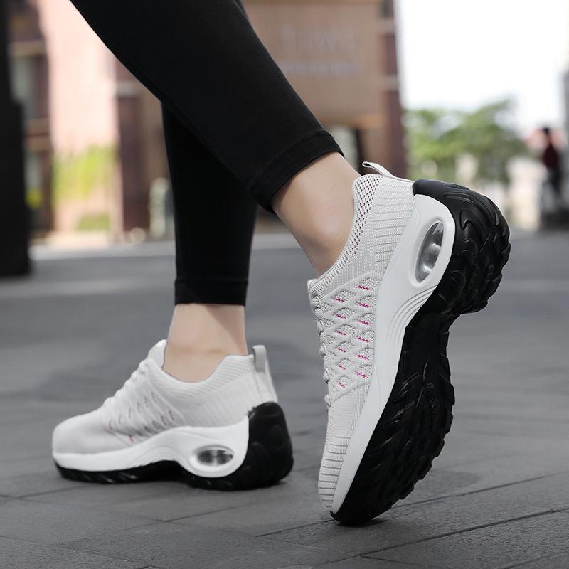 Hot-selling flying-woven women's shoes, new non-slip and wear-resistant dance shoes, breathable lace-up air cushion thick-soled rocking shoes, women