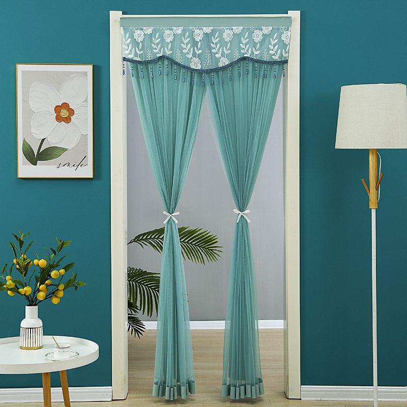 Krajková dvouvrstvá protikomáří závěs na dveře s přepážkou pro soukromí pro všechna roční období