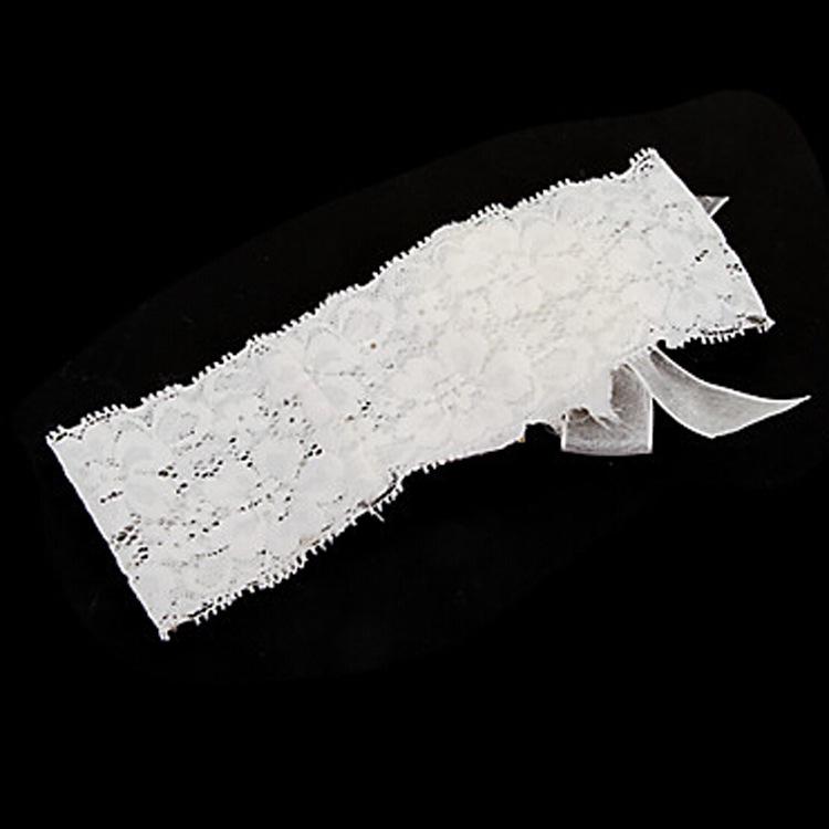 Western Wedding Bride Garter with Lace Floral Applique Decoration