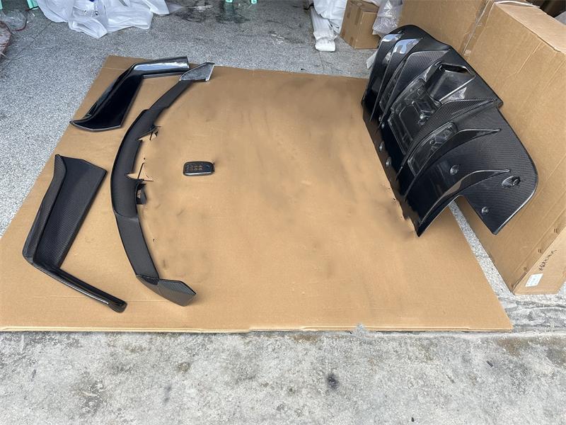For Ferrari 488 Real Carbon Fiber Front Lip Rear Diffuser Bumper Spoiler Side Skirt Body Kit Trunk Splitter Upgrade Refits JW7