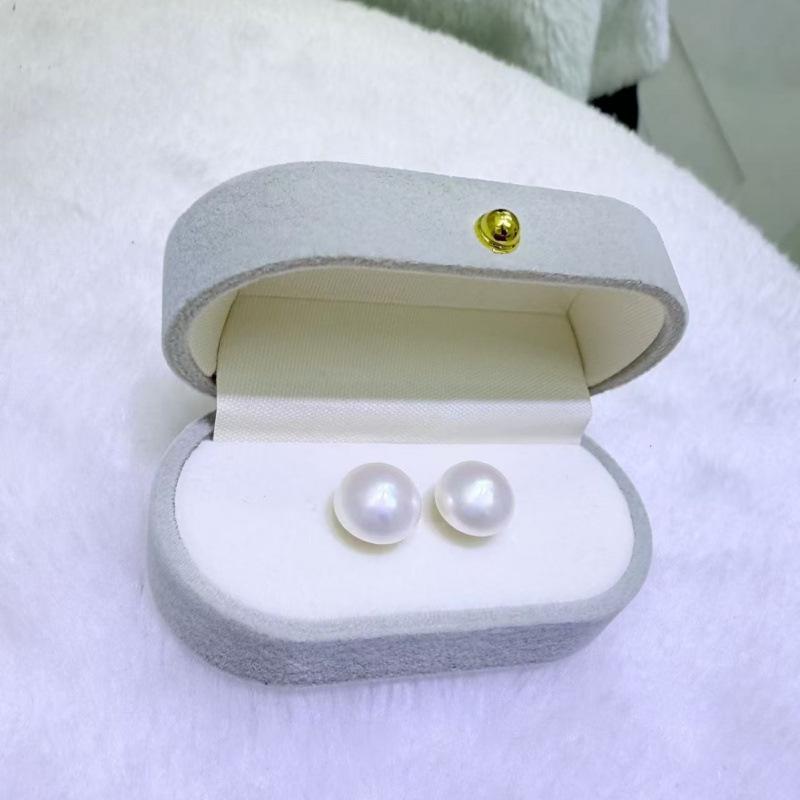 

Zhuji Natural Freshwater Mabe Pearl 10-12mm Muffin Stud Earrings - Timeless and Versatile Classic.