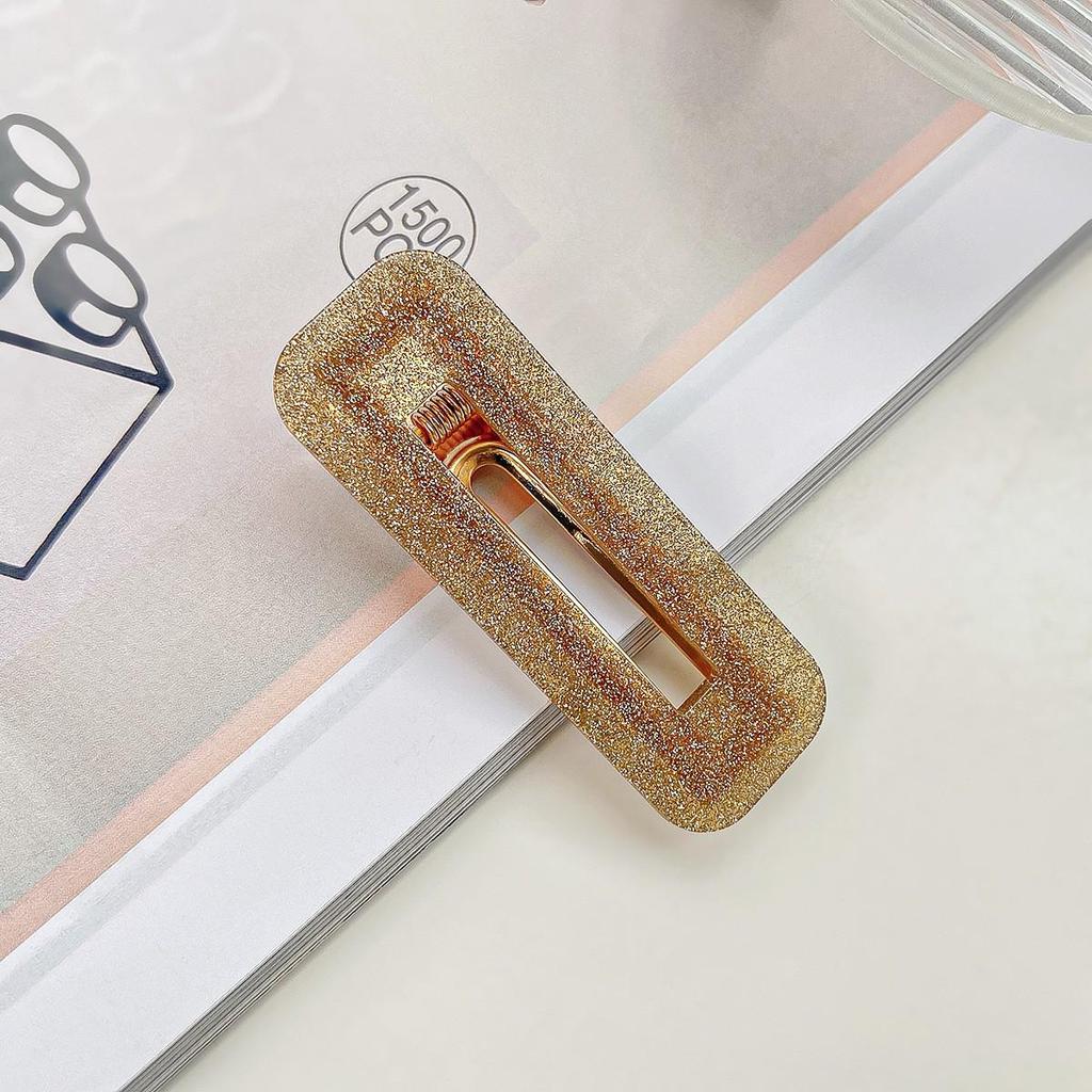 Barrette à cheveux en acrylique imprimé léopard: Barrette à frange rétro haut de gamme pour femmes