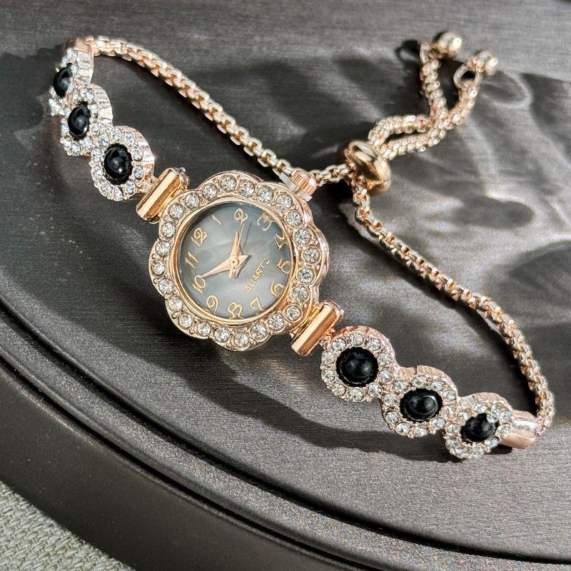 New Diamond Flower Chalcedony Diamond Women's Watch Temperament Fashion Women's Student Pull-up Bracelet Watch