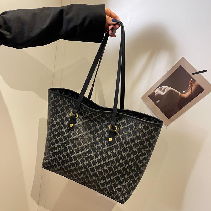 High sense women's large-capacity bag, new versatile shoulder bag, retro fashion commuter tote bag