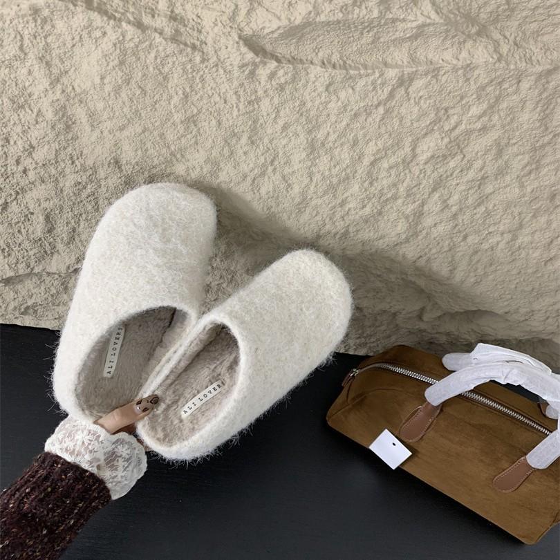Korean Version of Casual Fluffy Slippers Women's 2025 New Winter Wear Flat-bottomed Lazy Muller Shoes with Fleece Bag Head and Half Drag