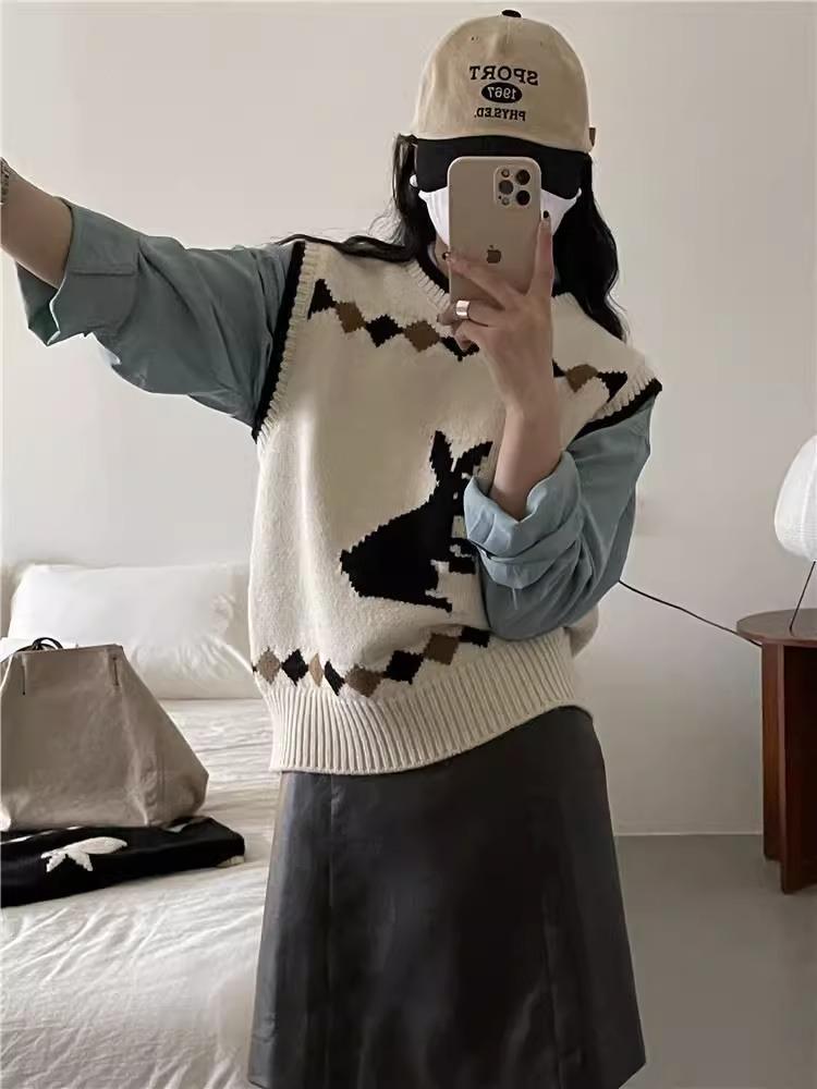Women's Japanese Retro Diamond Rabbit Knit Vest - College Style Cardigan for Spring & Autumn