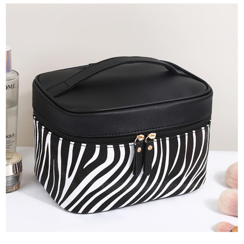 Personalized Classic Makeup Bag with Retro Leopard Print Large Capacity Portable Toiletries Bag Waterproof PU Storage Bag