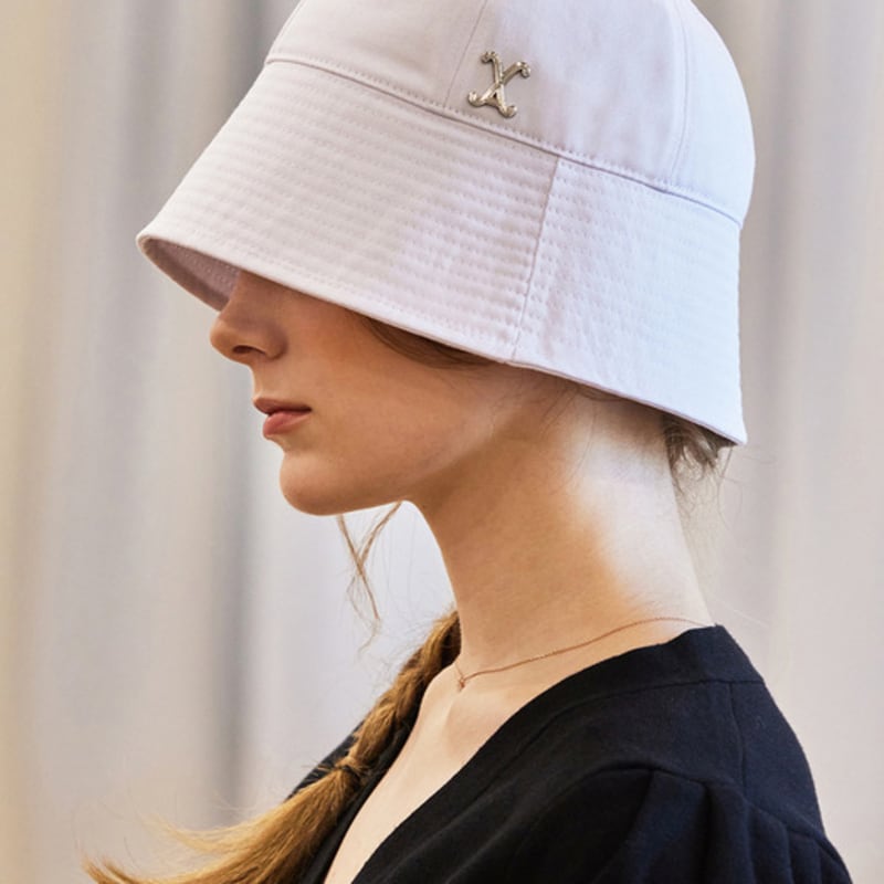 

VARZAR VA Изогнутая шпилька Круглая капля Панама Ведро Белый FREE