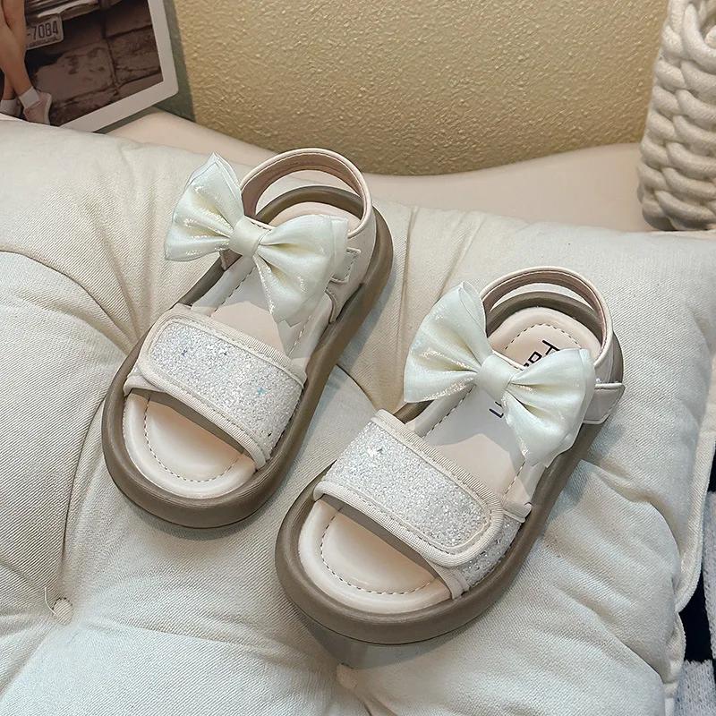 

Модные сандалии для девочек 2025 Лето Мода Блестящие Дизайнерские С открытым носком Туфли принцессы Мягкие Нескользящие Удобные Уличные Пляжные сандалии 23