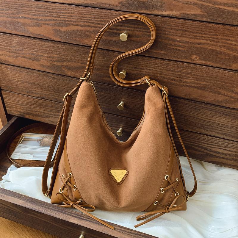 Retro Casual Large-capacity Tote Bag Women's New Autumn and Winter Casual Commuting Shoulder Bag Backpack