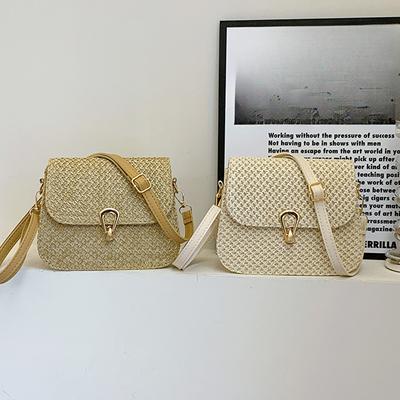Modische geflochtene kleine Tasche für Damen Neue Mode Ein-Schulter-Umhängetasche Personalisierter Verschluss Schnalle Stroh gewebte kleine quadratische Tasche