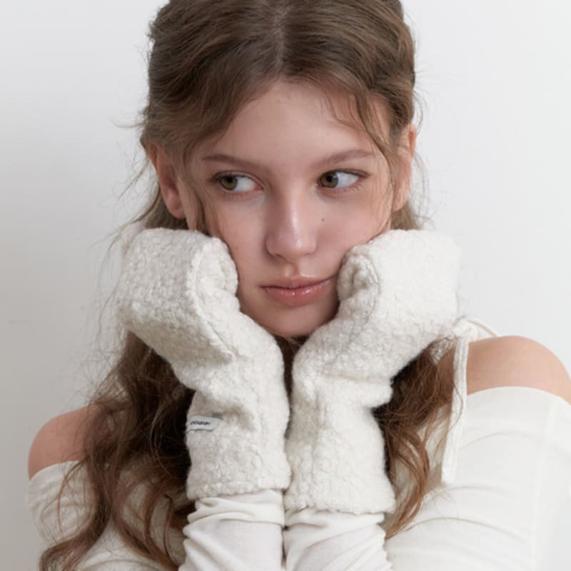 KINDABABY Fluffy Boucle Gloves - Cream