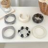 5 Stile Bohemian Grau Weiß Breite Harz Acryl Smudging Armreifen für Frauen Punk Geometrischer Armreif Ästhetischer Y2K Schmuck