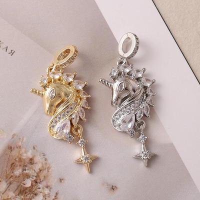 Sparkling Unicorn Star Pendant Clavicle Chain - Electroplated Copper, Dreamlike Fairy-tale Design, Luxurious Rhinestone Jewelry