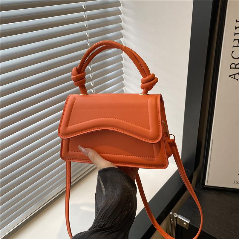 Fashion Niche Design Bag Women's Spring and Summer New Women's Bag Solid Color Casual Handbag Single Shoulder Messenger Bag Tide