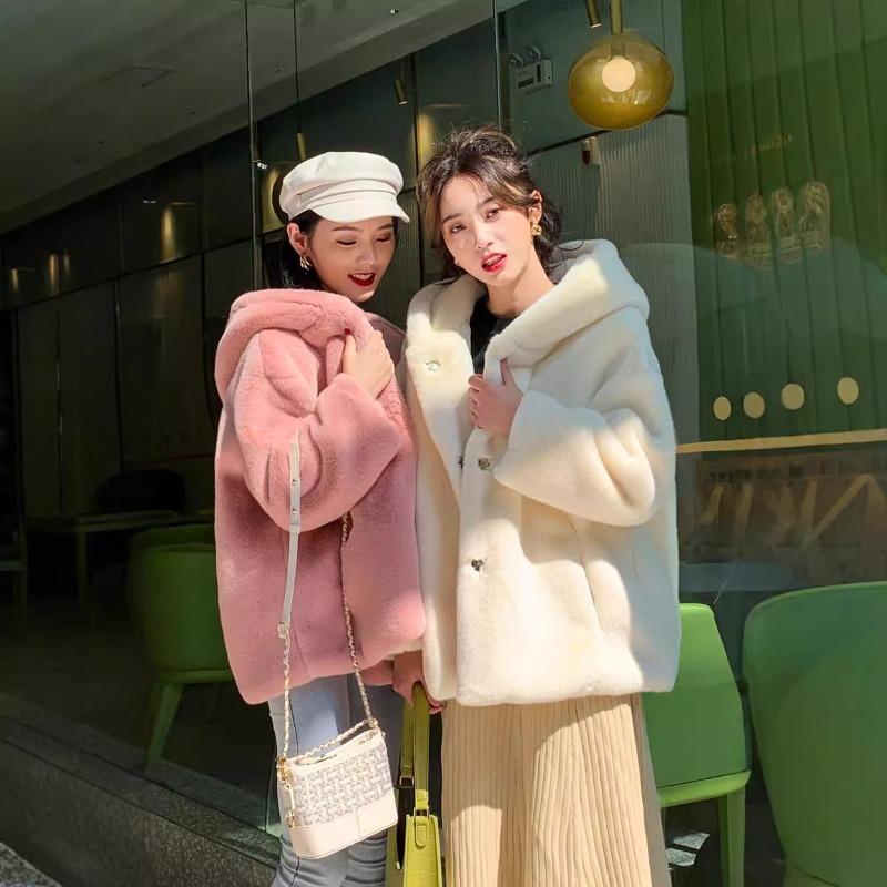 Kožešinový teplý zimní kabát nový top z králičí kožešiny volné zesílené plyšové oblečení módní dámské oblečení s kapucí
