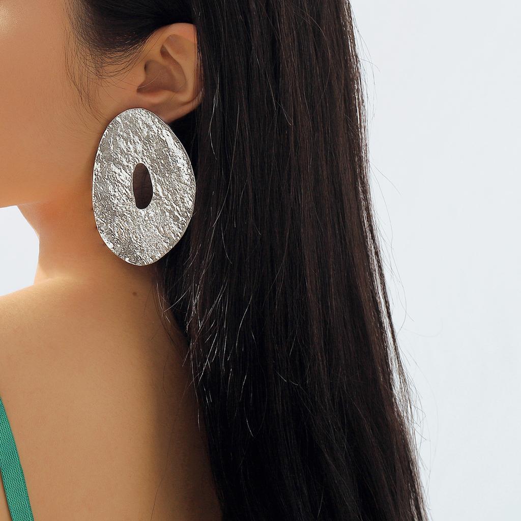 Damska biżuteria przesadne kolczyki francuskie geometryczne nieregularne metalowe kolczyki niszowa tekstura modne kolczyki.