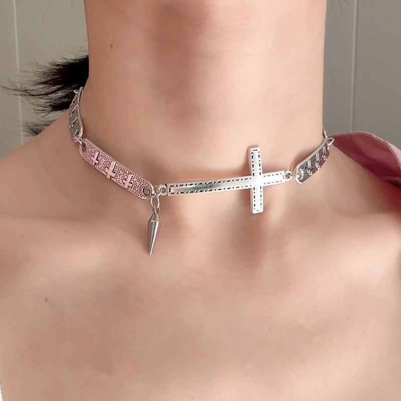 Xiaohongshu Irregular Cross Choker: Summer Silver Necklace for Women, Lightweight Luxury Clavicle Chain, Internet Celebrity Hot Item