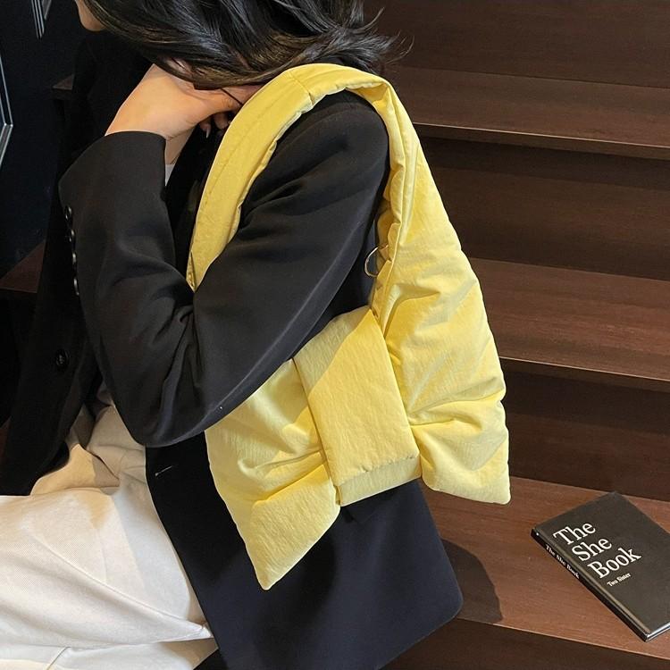 Casual Large-capacity Bag Women's New Versatile Temperament Shoulder Bag Fashion Commuter Messenger Bag