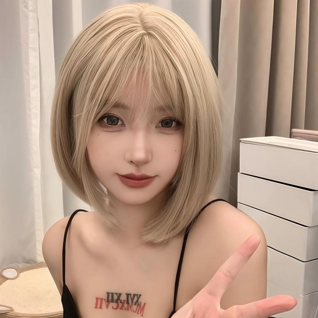 RyuuCos Women's Wig with Blunt Bangs, Straight, Short, Bob, Gold, Heat-Resistant, Perfect for Cosplay, Costumes, Halloween, Christmas, School Festival